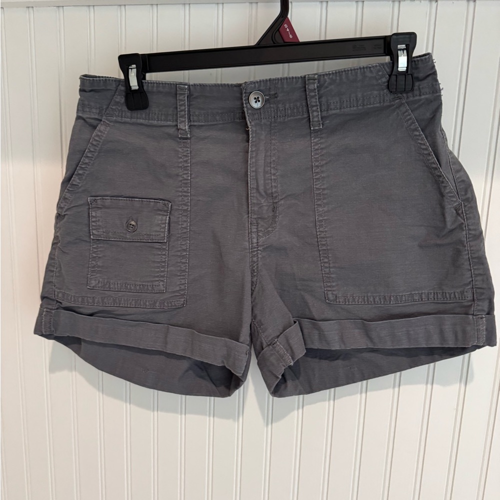 Time and Tru Women's Gray Cargo Shorts